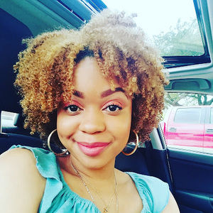 Meet your Posher, Danielle